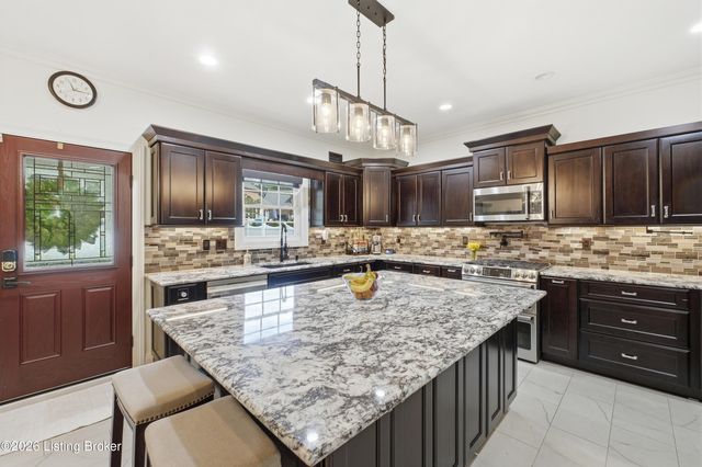 9505 Hayden Creek Ct, Prospect, KY 40059