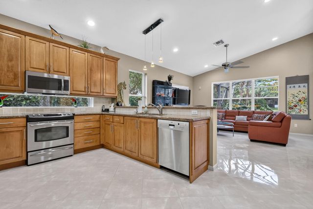 6550 Sand City Way, Delray Beach, FL 33446