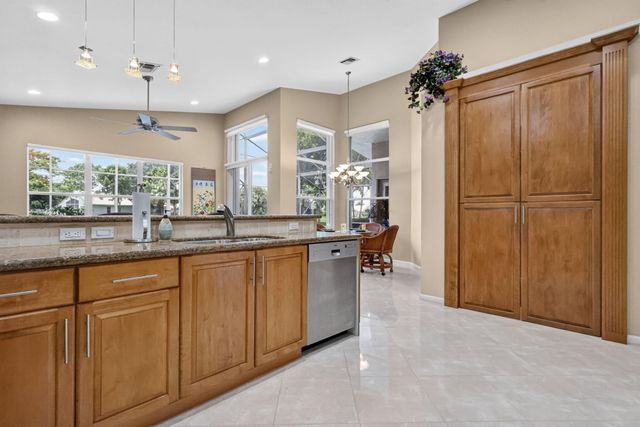 6550 Sand City Way, Delray Beach, FL 33446