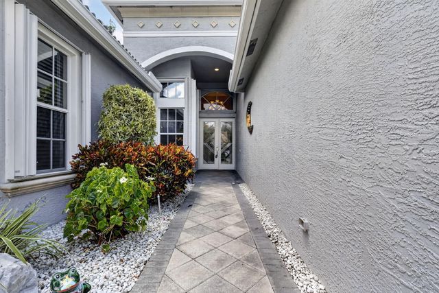 6550 Sand City Way, Delray Beach, FL 33446