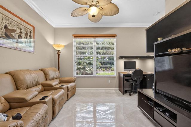 6550 Sand City Way, Delray Beach, FL 33446