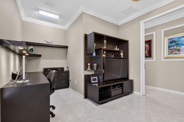 6550 Sand City Way, Delray Beach, FL 33446