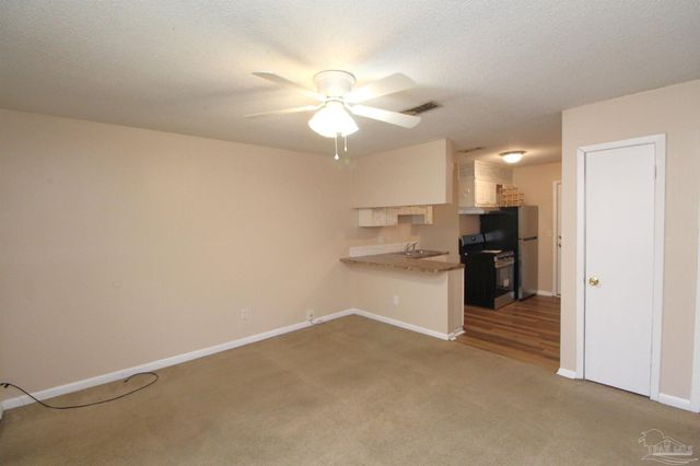 1608 Sunny Ridge Ln, Cantonment, FL 32533