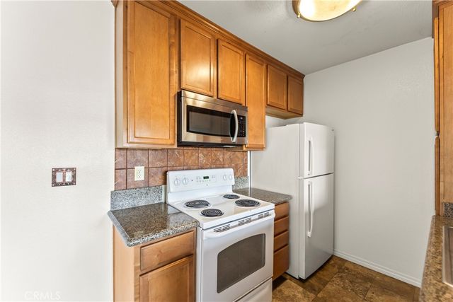 23308 Marigold Avenue V-201, Torrance, CA 90502
