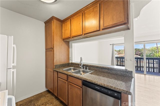 23308 Marigold Avenue V-201, Torrance, CA 90502