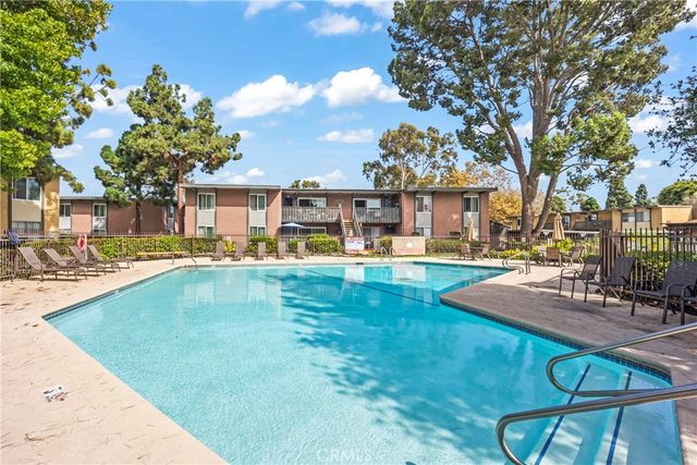 23308 Marigold Avenue V-201, Torrance, CA 90502