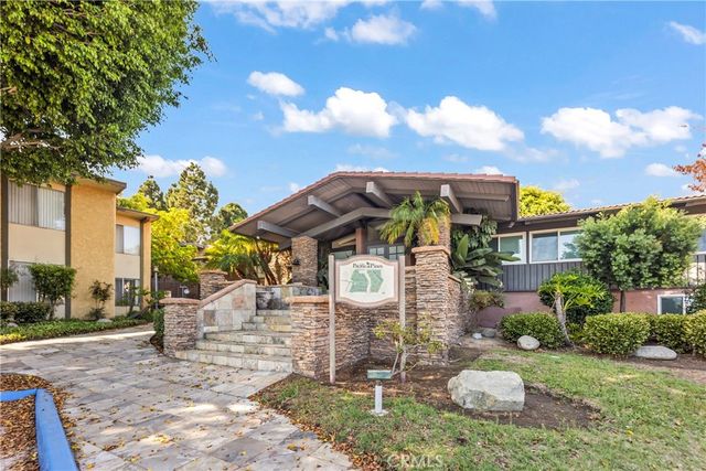 23308 Marigold Avenue V-201, Torrance, CA 90502