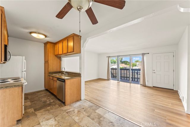 23308 Marigold Avenue V-201, Torrance, CA 90502