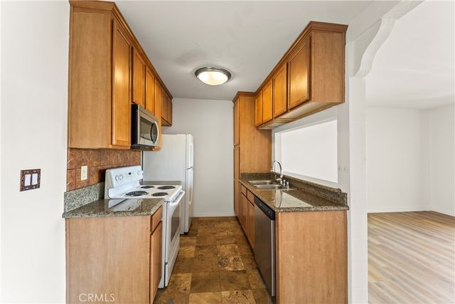 23308 Marigold Avenue V-201, Torrance, CA 90502