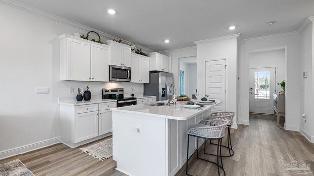 2123 Aqua St, Gulf Breeze, FL 32563