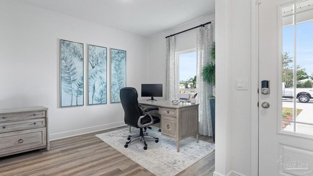 2123 Aqua St, Gulf Breeze, FL 32563