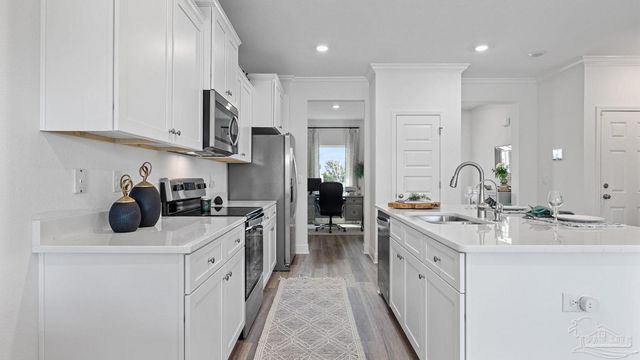 2123 Aqua St, Gulf Breeze, FL 32563