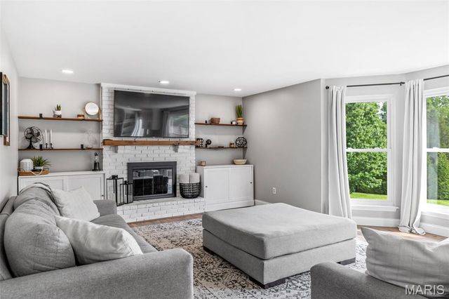 301 Summer Ridge Drive, Cottleville, MO 63304