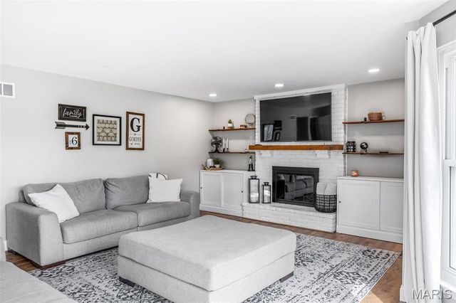 301 Summer Ridge Drive, Cottleville, MO 63304