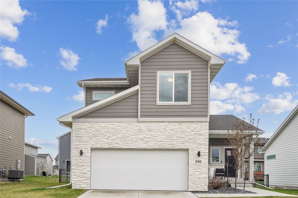 710 SE Drumlin Drive, Waukee, IA 50263