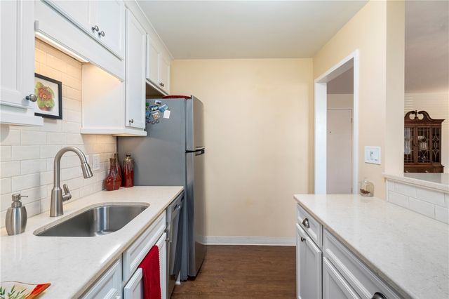 415 Bigham 23, Mt Washington, PA 15211