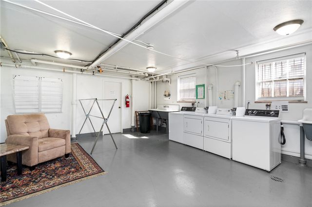 415 Bigham 23, Mt Washington, PA 15211