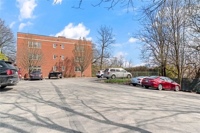 415 Bigham 23, Mt Washington, PA 15211