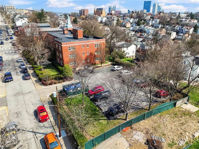 415 Bigham 23, Mt Washington, PA 15211