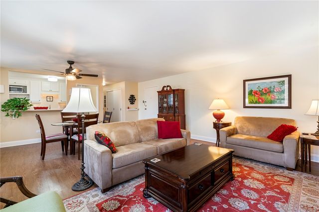 415 Bigham 23, Mt Washington, PA 15211