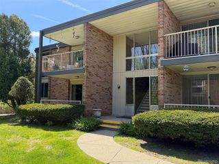 4043 W Maple D 101, Bloomfield Hills, MI 48301