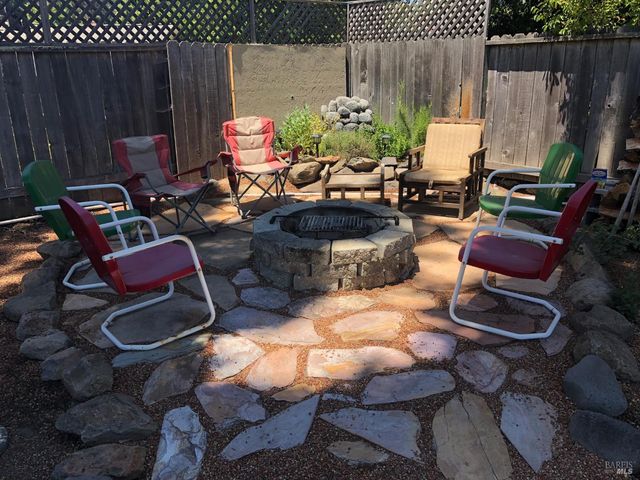 2127 Fremont Dr, Santa Rosa, CA 95409