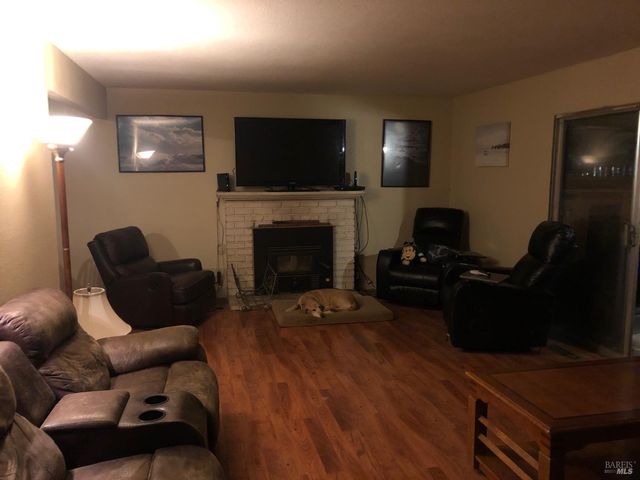 2127 Fremont Dr, Santa Rosa, CA 95409