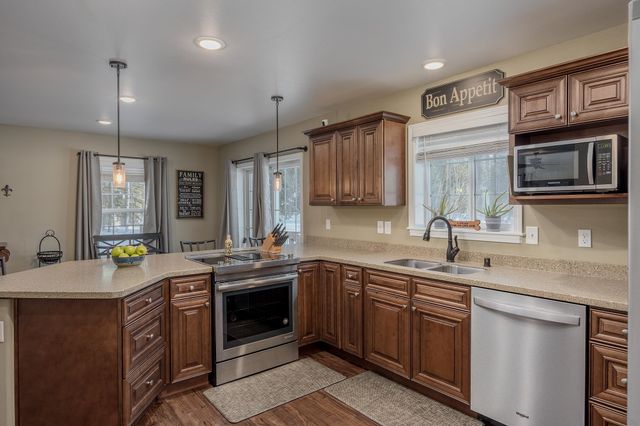 1821 OSBORN COURT, North Pole, AK 99705