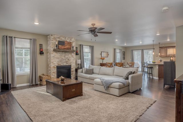 1821 OSBORN COURT, North Pole, AK 99705