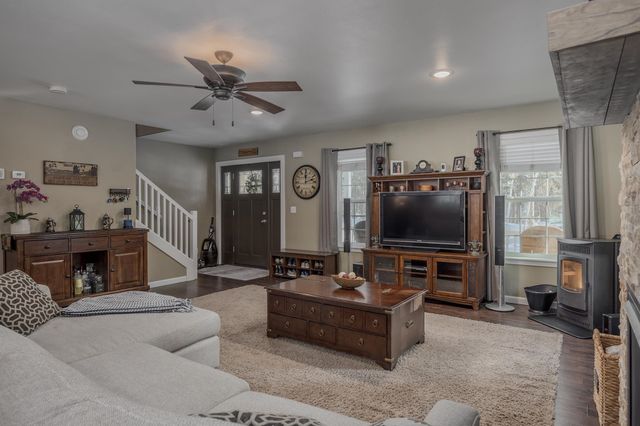 1821 OSBORN COURT, North Pole, AK 99705