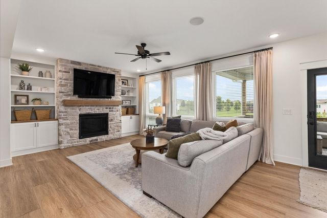2105 NW 29th Court, Ankeny, IA 50023