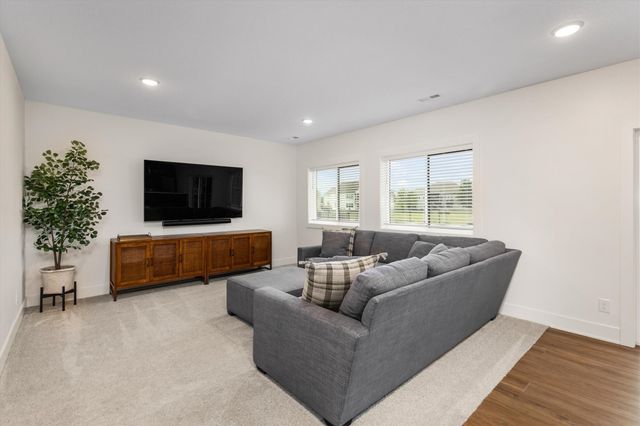 2105 NW 29th Court, Ankeny, IA 50023