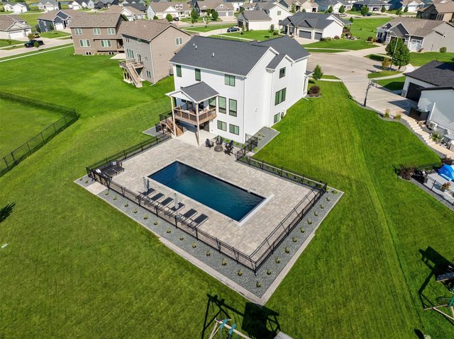 2105 NW 29th Court, Ankeny, IA 50023