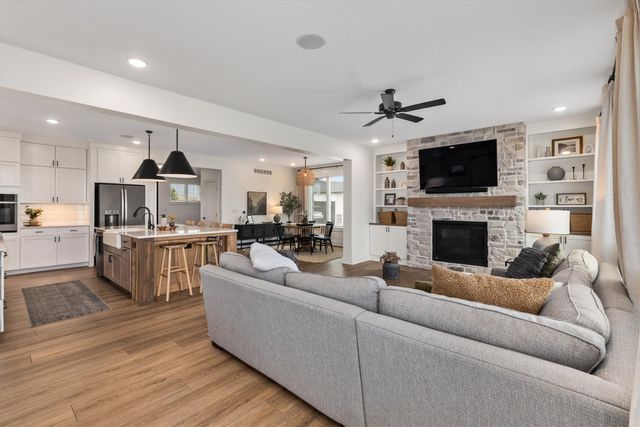 2105 NW 29th Court, Ankeny, IA 50023