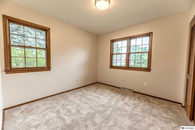1806 Sherry Drive, Bellevue, NE 68005