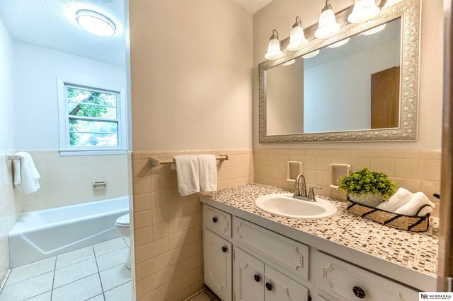 1806 Sherry Drive, Bellevue, NE 68005