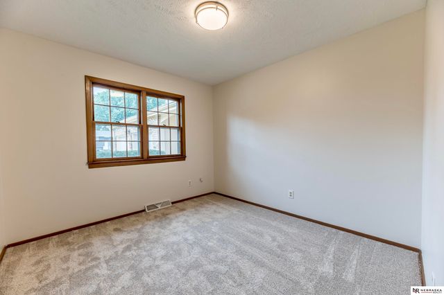 1806 Sherry Drive, Bellevue, NE 68005
