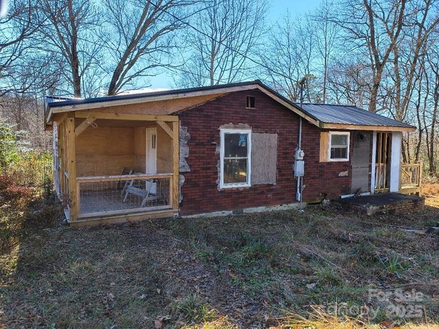 28 Pearl Street, Black Mountain, NC 28711