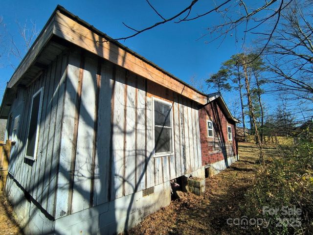 28 Pearl Street, Black Mountain, NC 28711