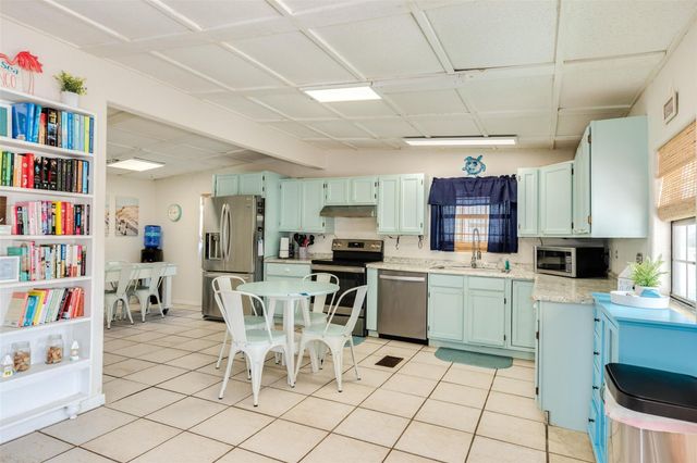 922 Seashell Drive, Freeport, TX 77541