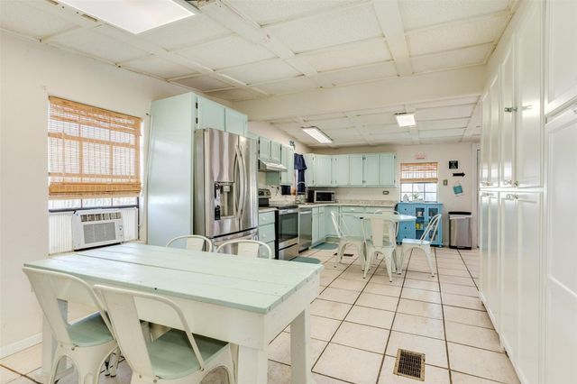 922 Seashell Drive, Freeport, TX 77541