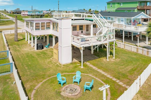 922 Seashell Drive, Freeport, TX 77541