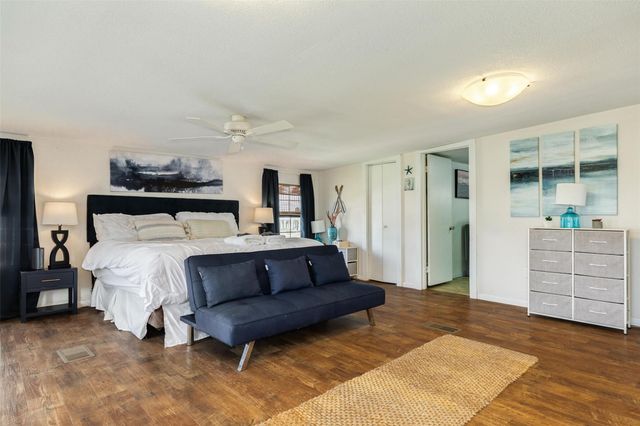922 Seashell Drive, Freeport, TX 77541
