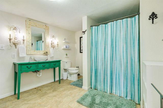 922 Seashell Drive, Freeport, TX 77541