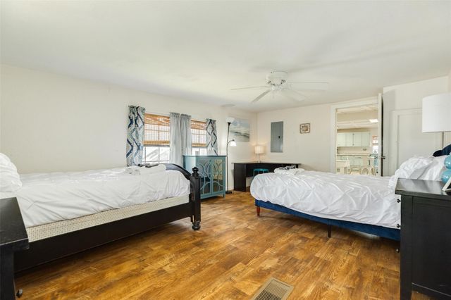 922 Seashell Drive, Freeport, TX 77541