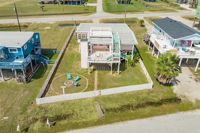 922 Seashell Drive, Freeport, TX 77541