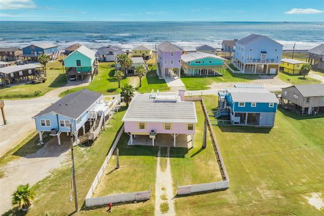 922 Seashell Drive, Freeport, TX 77541