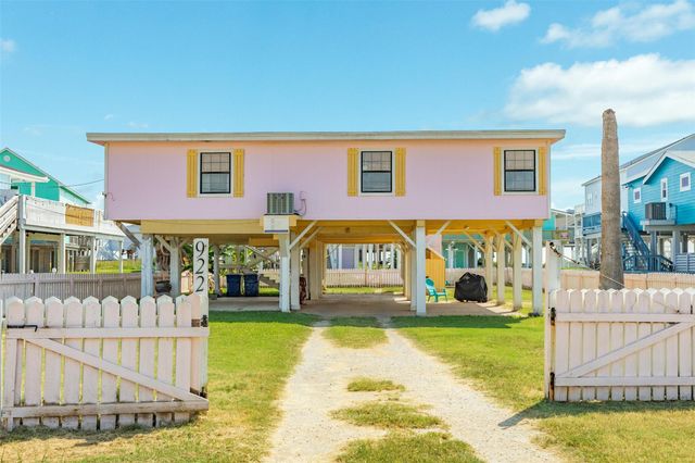 922 Seashell Drive, Freeport, TX 77541
