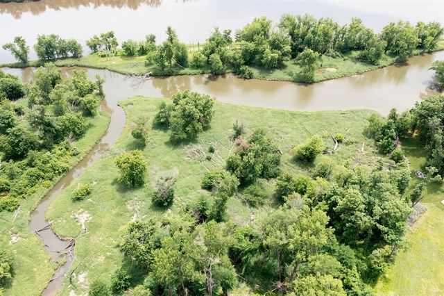 5601 Seminole Valley Trail NE, Cedar Rapids, IA 52411