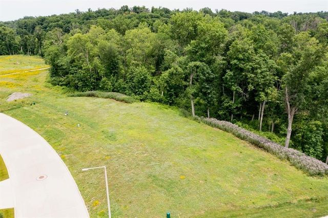 5601 Seminole Valley Trail NE, Cedar Rapids, IA 52411